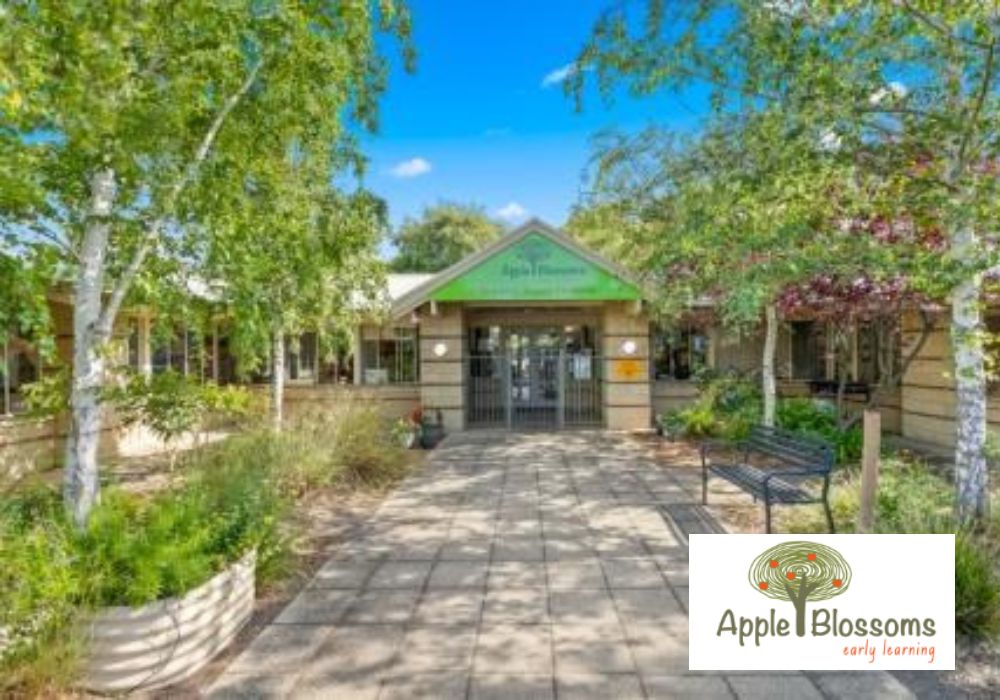 Choosing the Right Childcare Centre: What Parents Should Know Before Enrolling Child Care Narre Warren 1 - Choosing the Right Childcare Centre: What Parents Should Know Before Enrolling